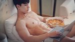 Juara Mister Global 2019, Ini Model Tampan Jong Woo Kim Saat Ngopi