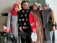 Istri-istri Lora Fadil Bicara Soal Poligami