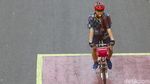 Begini Serunya Gowes di Hari Batik