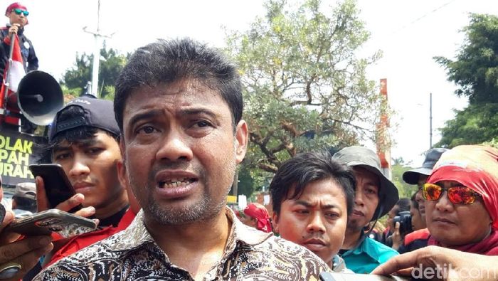 Foto: Presiden KSPI Said Iqbal di Jalan Gatot Subroto, Jakarta. (Rahel-detikcom) Foto: Presiden KSPI Said Iqbal di Jalan Gatot Subroto, Jakarta. (Rahel-detikcom)