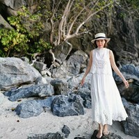 Dia terus mengatakan saya gemuk dan itu membuat saya bertanya-tanya apakah itu benar. Mungkin sebagai anak, dia tidak ingin saya menunjukkan terlalu banyak kulit, ujar Zoe. Foto: Instagram