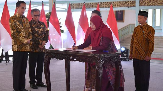 OJK Dorong Bank Wakaf Mikro Kembangkan Klaster Batik