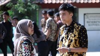 Seperti diketahui tanggal 2 Oktober diperingati sebagai Hari Batik Nasional. Batik sendiri merupakan salah satu warisan leluhur yang terus dilestarikan oleh masyarakat Indonesia.