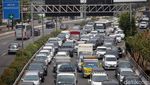 Melihat Suasana Jalan Tol Saat Massa Buruh Demo di DPR