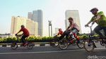 Begini Serunya Gowes di Hari Batik
