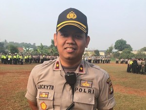 Cara Humanis Kapolsek Serpong Halau Massa Pelajar Demo: Ajak Makan-Minum
