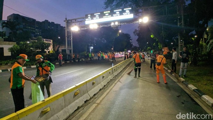 3 Kelompok Massa Demo di Monas Bubar, Jl Medan Merdeka Barat Masih Ditutup