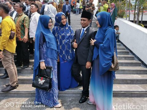 Anggota DPR Pamer 3 Istri, Ini Gaya Mewah Istri-istrinya