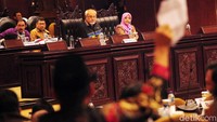 Sidang pemilihan calon pimpinan MPR utusan DPD RI berjalan alot.