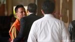 Pakai Batik, Soetikno Soedarjo Jalani Pemeriksaan di KPK