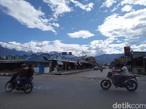 Kondisi Terkini Wamena: Warga Beraktivitas Normal, Pengungsi Bertahan