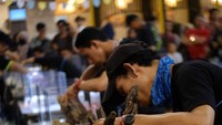 Perancaangan seni akuarium bernama Aquascape oleh para peserta lomba. Kegiatan ini merupakan kontes dalam seni akuakultur melalui aquascape yang banyak diikuti oleh komonitas aquascaper. Hasil setting aquascape akan dipamerkan selama selama acara Aquafest berlangsung.  (Dok Istimewa)