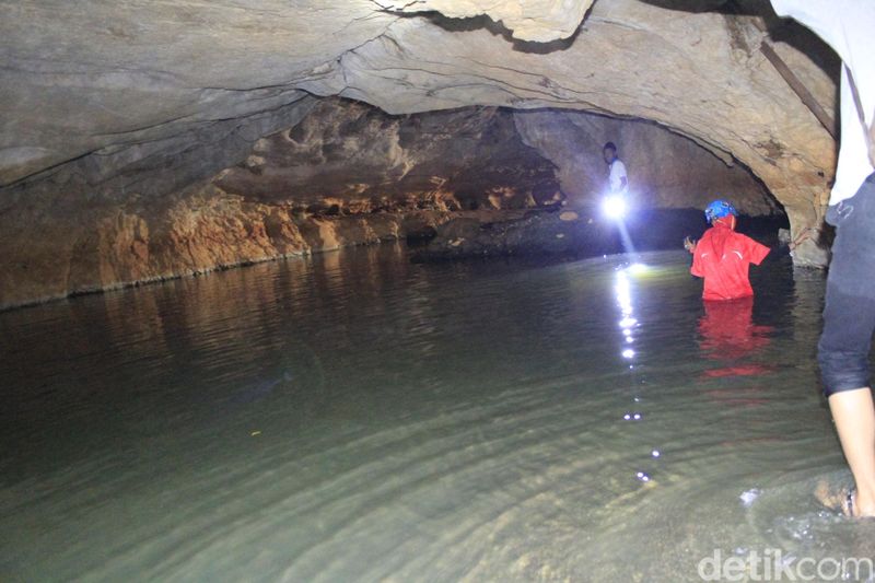 Sanghyang Kenit, Sanghyangkenit. Destinasi wisata alam sungai Citarum Purba, juga wisata goa.
