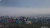 Kawasan ini menyuguhkan pemadangan asri dengan masih banyak pepohonan dan dikelilingi areal perbukitan yang indah. Jadi kondisi inilah yang membuat setiap minggunya selalu ramai dikunjungi wisatawan yang ingin menenangkan pikiran sejenak atau liburan keluarga. (Rico Bagus/detikcom)