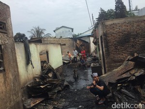 43 Rumah Hangus Terbakar di Jalan S Parman Medan