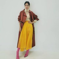 Sebelum memulai kariernya di industri film, Zoe sudah terjun ke dunia modelling sejak berusia 16 tahun. Namanya pun pernah disebut sebagai Model of The Year pada 1987. Foto: Instagram