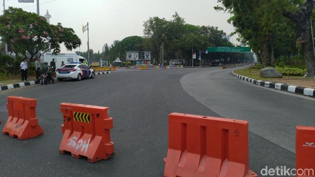Jalan di depan Istana ditutup jelang demo buruh, Rabu (2/10/2019)