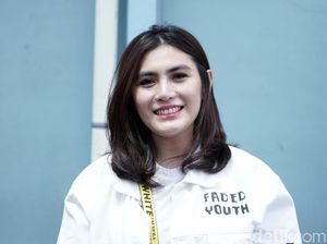 Ngilu! Implan Operasi Hidung Angela Lee Jebol