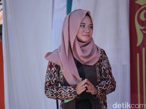Melihat Keseruan Guru-Siswa Sumedang Fashion Show Batik di Sekolah