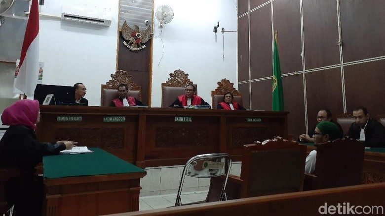 Abdul Gani Ngabalin Alias Cobra Hercules Dituntut 2,5 Tahun Penjara Abdul Gani Ngabalin Alias Cobra Hercules Dituntut 2,5 Tahun Penjara