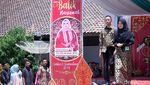 Seru! Fashion Show Peringati Hari Batik di SMKN 1 Sumedang