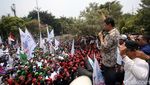 Penampakan Massa Buruh yang Demo di Depan Gedung DPR