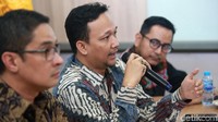 Para pembicara memaparkan pendapatnya dalam diskusi Menimbang Urgensi Perppu UU KPK.