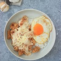 5 Tempat Makan Olahan Telur Hits, dari Rice Bowl hingga Sushi