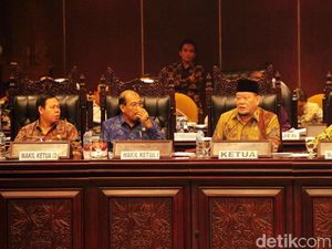 Suasana Paripurna DPD Bahas Perwakilan untuk Pimpinan MPR