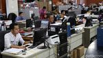 Melihat PNS Jakarta Utara Layani Warga di Hari Batik