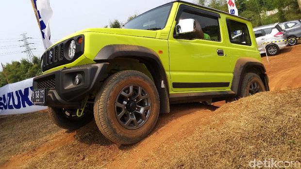 Ada Diler Suzuki Terima Inden Jimny Sampai 20 Tahun! Keburu Tua?