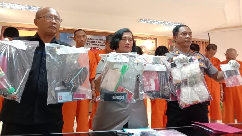 Pengedar di Bali Dibekuk, Ribuan Pil Koplo Disita Pengedar di Bali Dibekuk, Ribuan Pil Koplo Disita