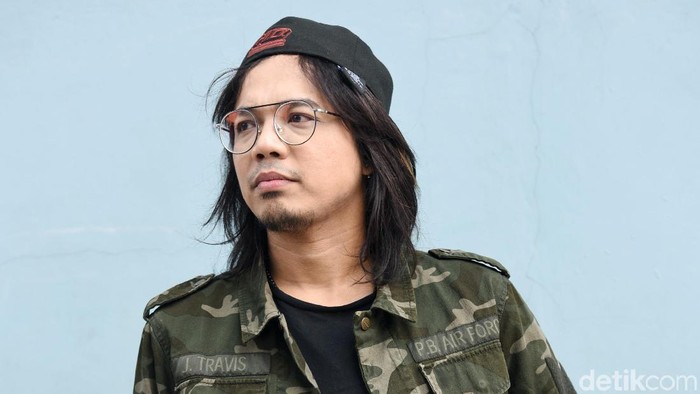 Zian mantan vokalis Zigaz saat ditemui di studio Trans TV.