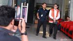 Senyum Sukiman Dari Mobil Tahanan