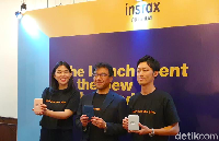 Instax Mini Link Dirilis Bawa Sensor Gerak, Harganya?