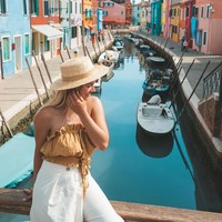 Meski lebih bebas, tentu menjadi solo traveler ada sisi kurang menyenangkannya. Kiki pun mengaku sering mengalami masalah dalam hal keuangan dan emosional. Misalnya saat harus menyalahkan diri sendiri jika ada sesuatu yang berjalan tidak lancar dan tidak ada teman berbagi biaya. Foto: Instagram @theblondeabroad