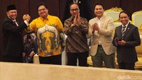 Pelantikan Bambang Soesatyo sebagai Ketua MPR dihadiri oleh Ketua Umum Golkar Airlangga Hartarto.