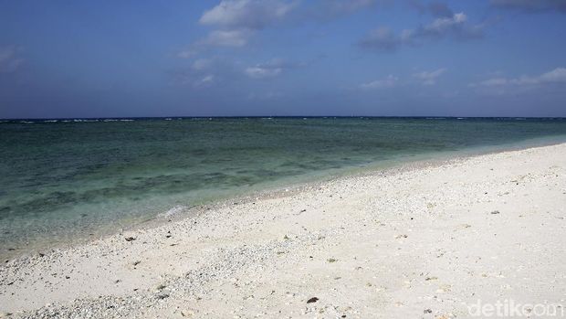 Wolo, Pantai Pasir Putih Kebanggaan Miangas