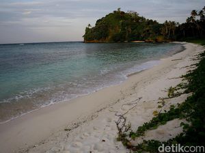 Wolo, Pantai Pasir Putih Kebanggaan Miangas