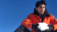 Aryan Khan disebut menyimpan narkoba di kotak lensa yang ada di dalam tasnya. Foto: Instagram @___aryan___