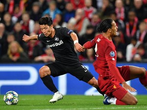 Diperdayai Pemain Korsel, Van Dijk Diolok-olok