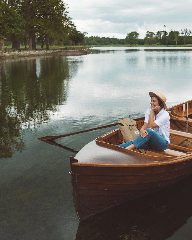 Dalam blog-nya, Kiki berusaha menjelaskan dan menunjukkan tempat-tempat favoritnya serta bagaimana rasanya jadi wanita muda untuk bepergian sendiri. Ia pun membuka bisnis tur traveling khusus para wanita.  Foto: Instagram @theblondeabroad