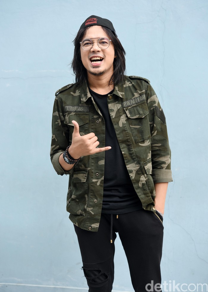 Zian mantan vokalis Zigaz saat ditemui di studio Trans TV.
