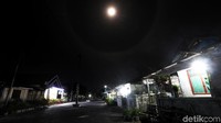 Sudah dialiri listrik, begini penampakan Miangas di malam hari.