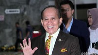 Syarief Hasan adalah pimpinan MPR dari Demokrat. Saat ini Demokrat juga sudah melabuhkan dukungan ke Bamsoet. Alasannya karena rekam jejak Bamsoet sebagai eks ketua DPR.