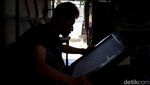 Melihat Pembuatan Kertas dari Pelepah Pisang di Bandung