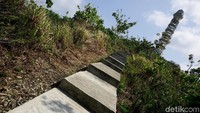 Begini penampakan mercusuar NKRI di kawasan perbukitan di Pulau Miangas.