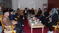 Rapat lobi-lobi dipimpin oleh Abdul Wahab Dalimunthe dan wakilnya Hillary Brigitta Lasut.