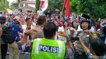 Mahasiswa Geruduk Gedung DPRD Purworejo