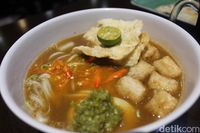Ah Mei Cafe: Mencicipi Nasi Briyani dan Roti Prata ala Kaki Lima Singapura
